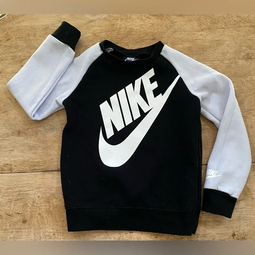 Nike Boy’s‎ Sz 4T Black/White Logo Fleece Jogging Set